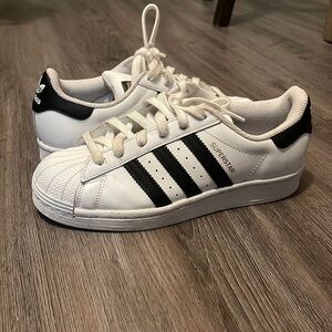 Adidas original super star size 4 fairly used in Good conditions